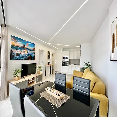 Torres De Yomely - M13e דירה *