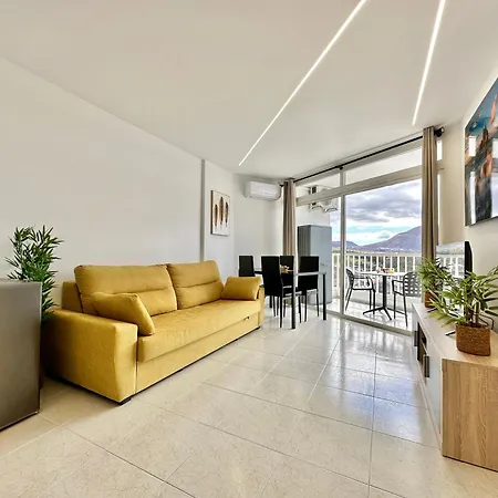 Torres De Yomely - M13e * Playa de las Americas (Tenerife)